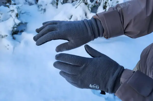 REI liner gloves image 2