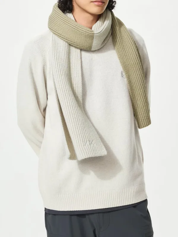 Uniqlo Heattech knit scarf